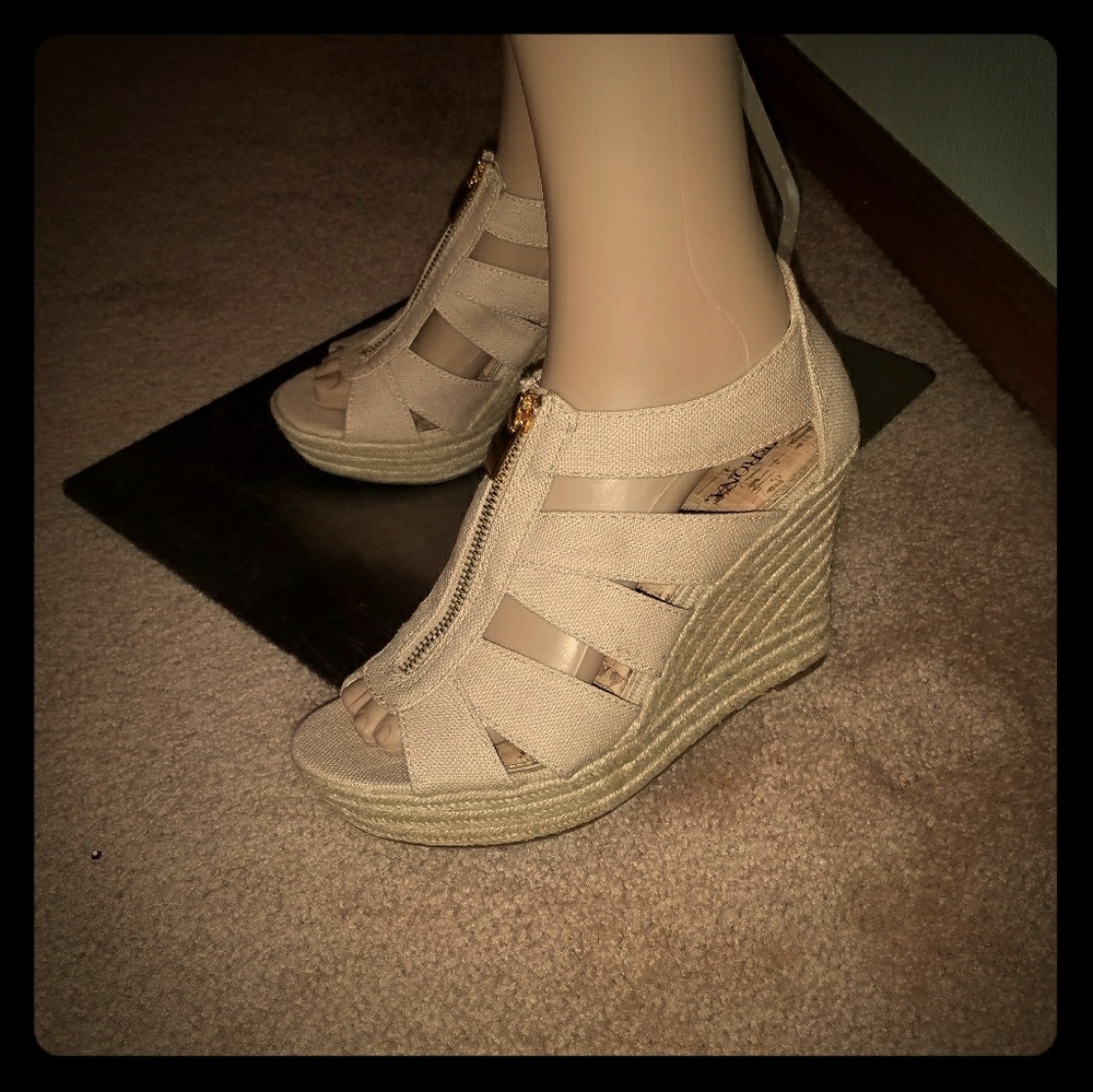 Marona beige canvas wedge sandals